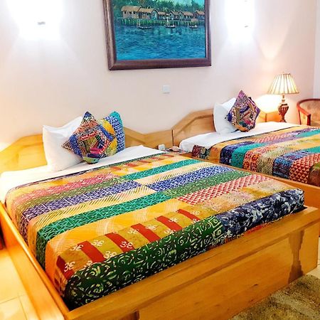 Alma House Hotel Accra Esterno foto
