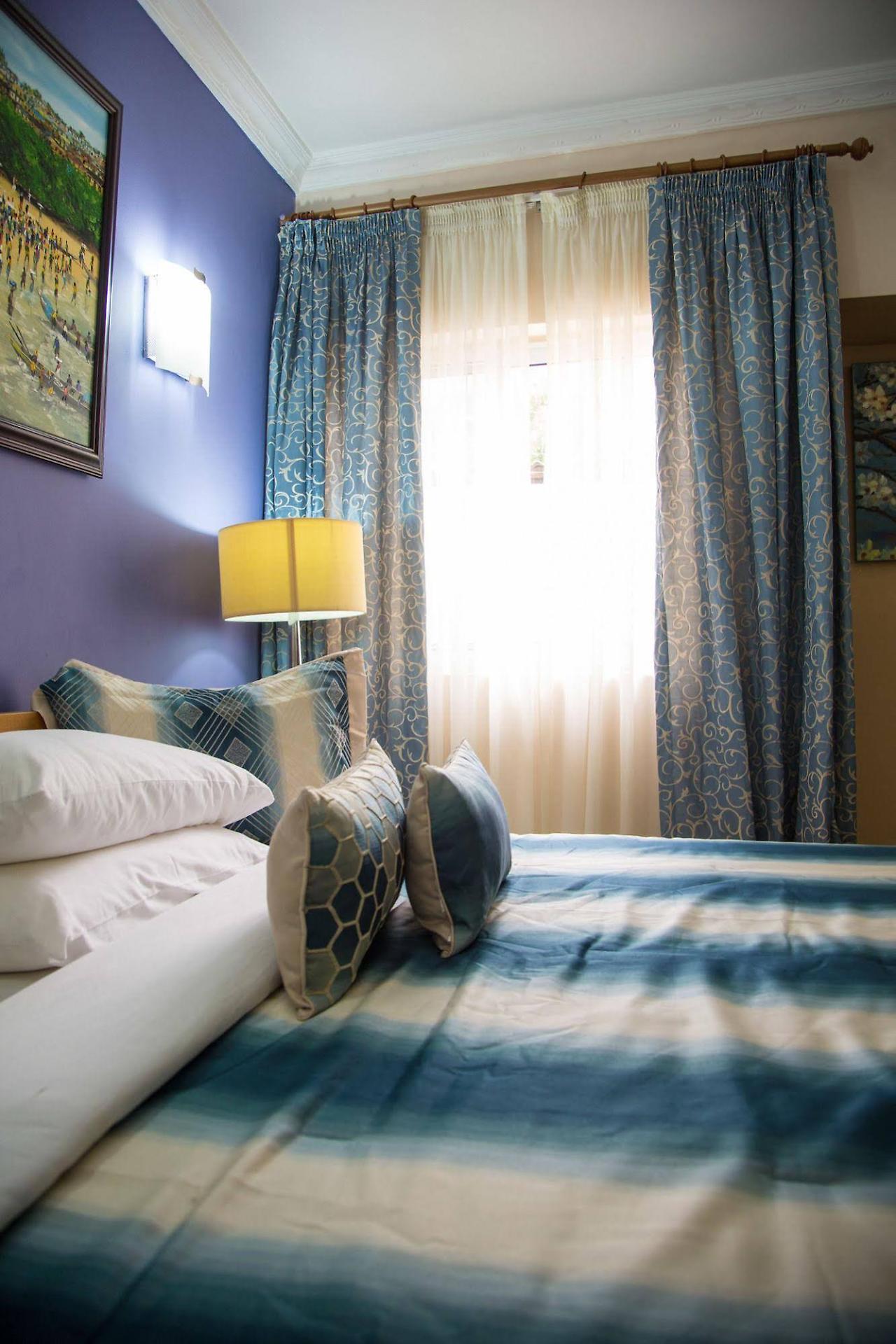 Alma House Hotel Accra Esterno foto