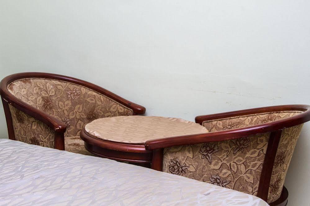Alma House Hotel Accra Esterno foto