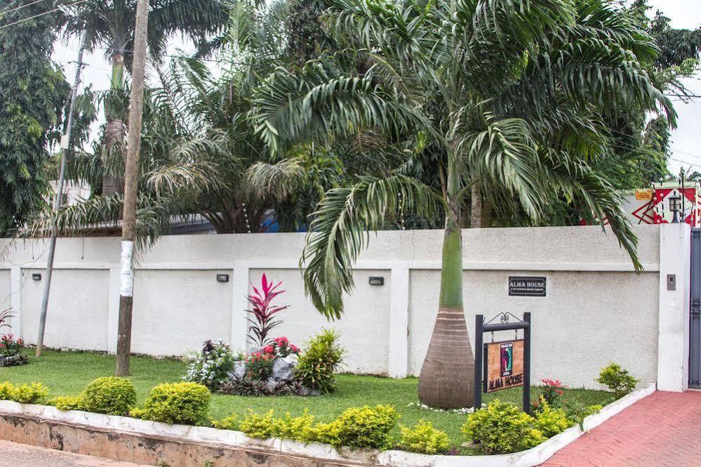 Alma House Hotel Accra Esterno foto