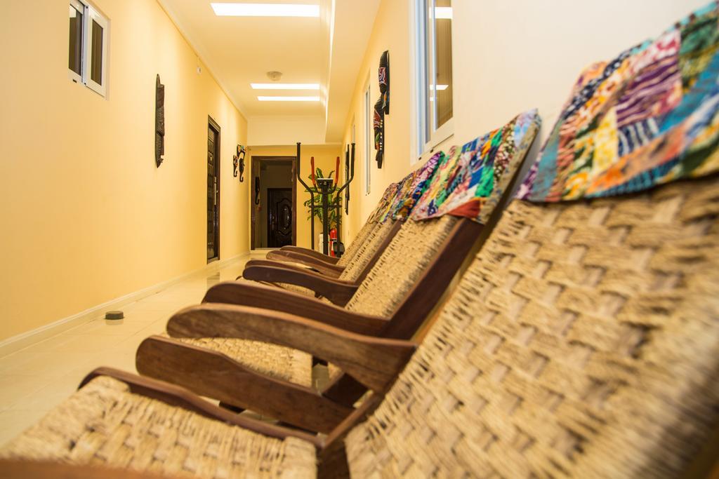 Alma House Hotel Accra Esterno foto