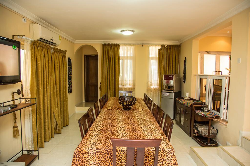 Alma House Hotel Accra Esterno foto