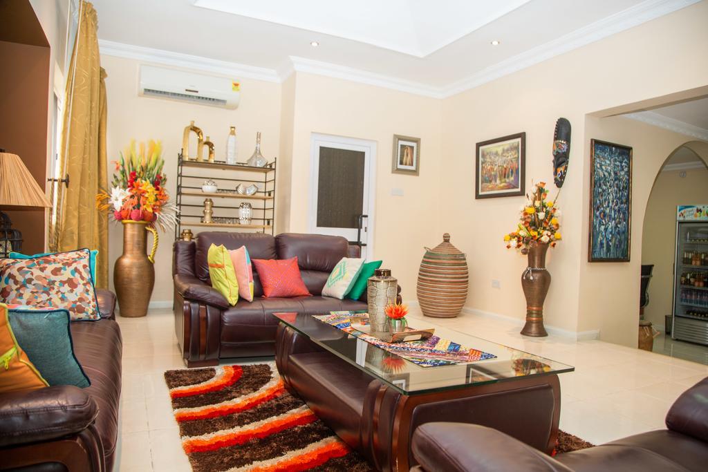 Alma House Hotel Accra Esterno foto