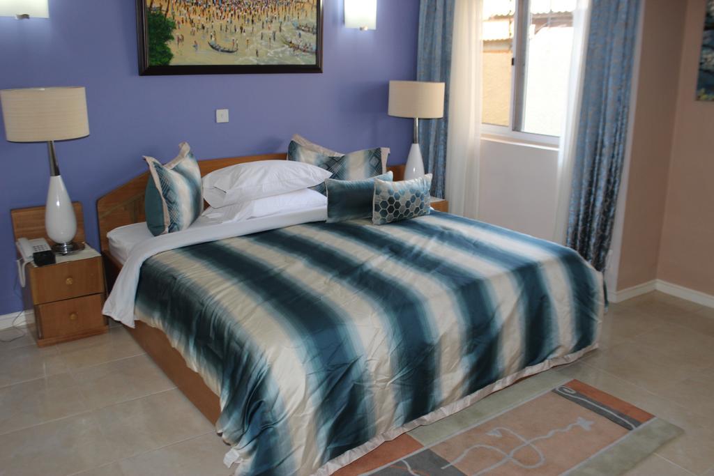 Alma House Hotel Accra Esterno foto