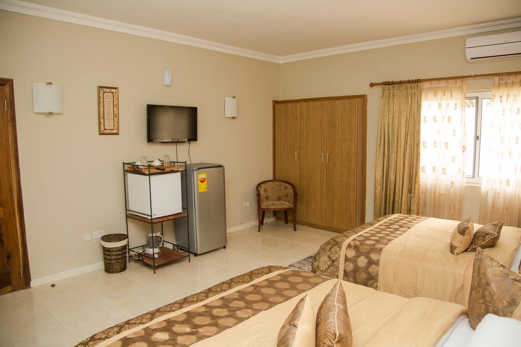Alma House Hotel Accra Esterno foto