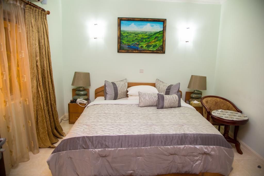 Alma House Hotel Accra Esterno foto