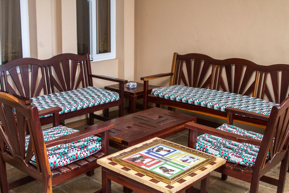 Alma House Hotel Accra Esterno foto