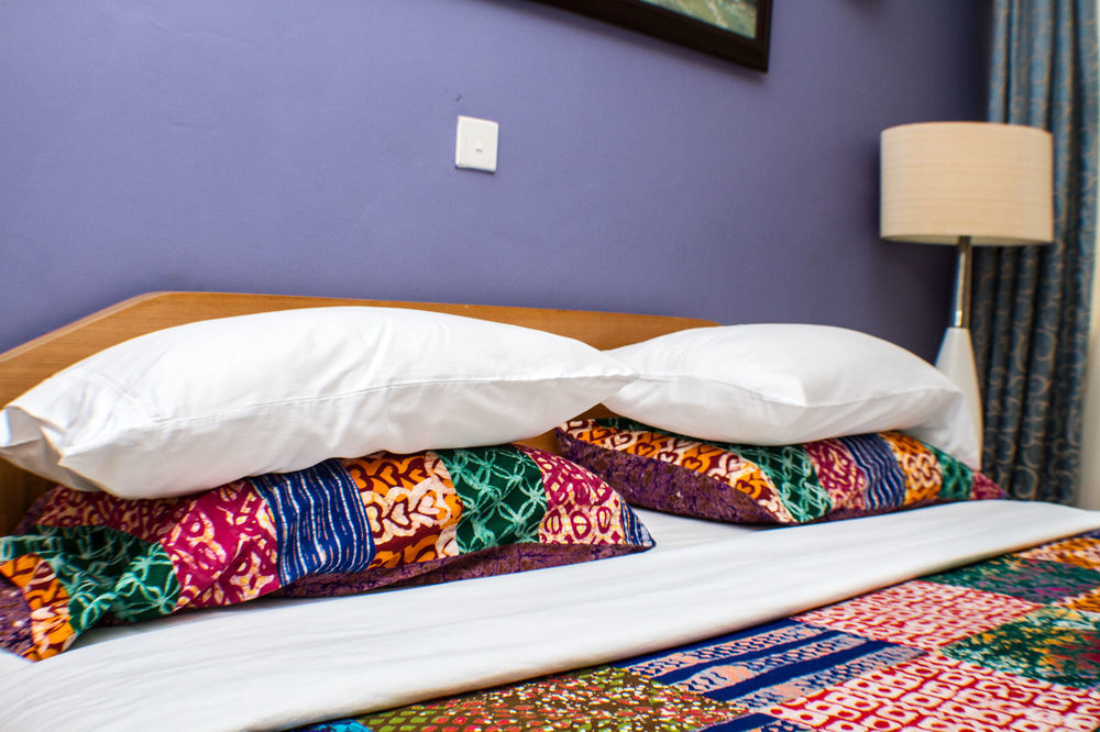 Alma House Hotel Accra Esterno foto