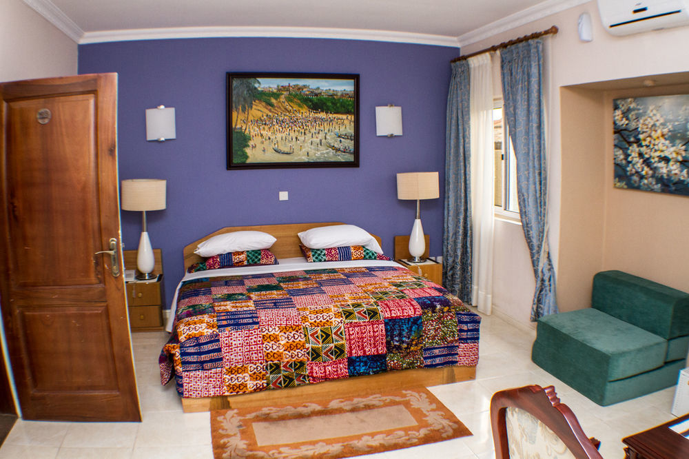 Alma House Hotel Accra Esterno foto