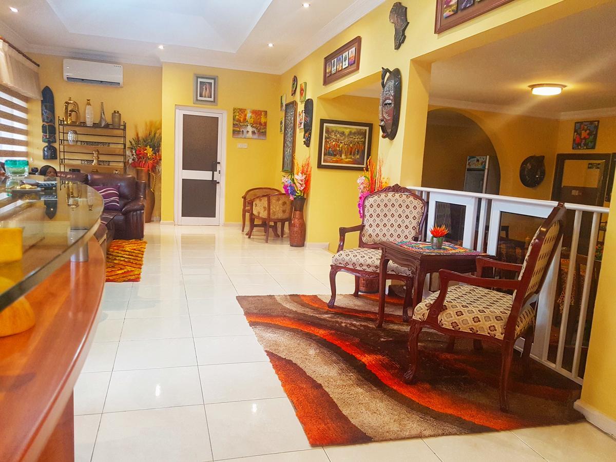 Alma House Hotel Accra Esterno foto