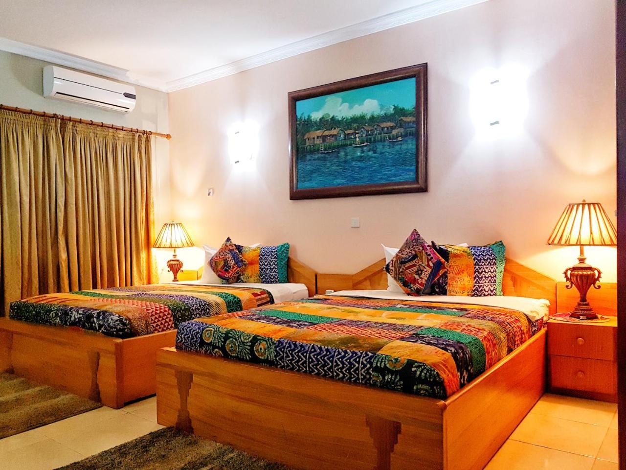 Alma House Hotel Accra Esterno foto