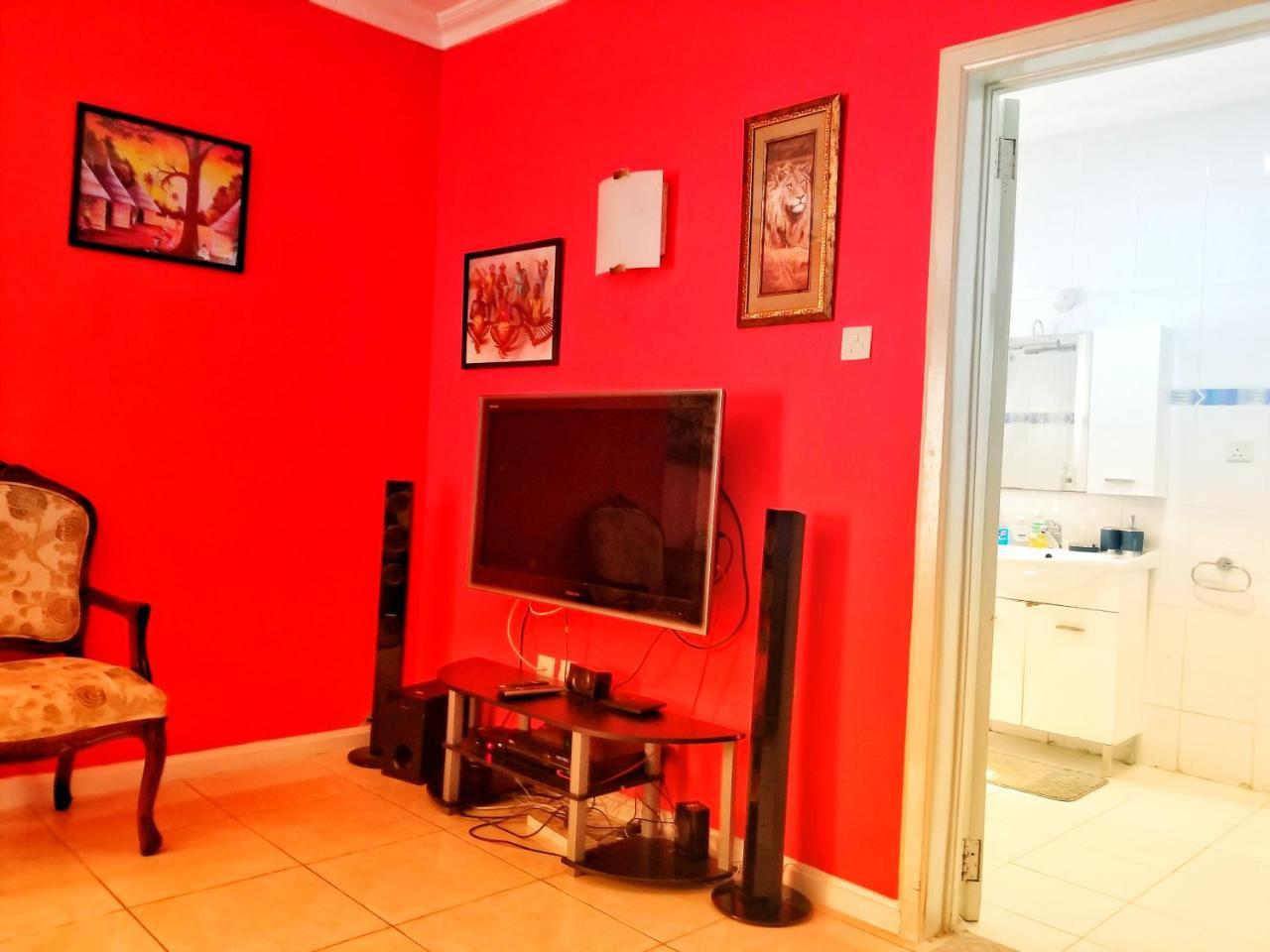 Alma House Hotel Accra Esterno foto