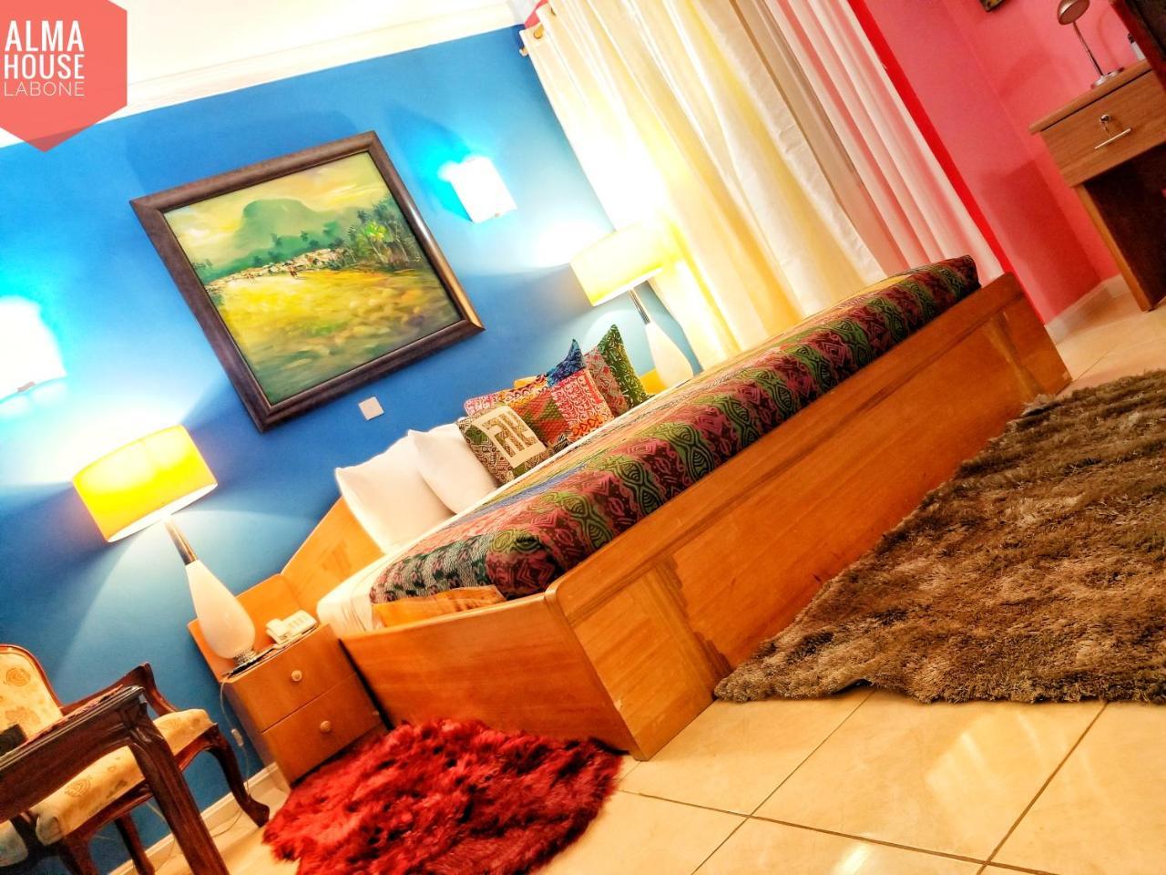 Alma House Hotel Accra Esterno foto