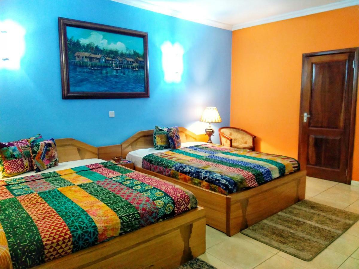 Alma House Hotel Accra Esterno foto